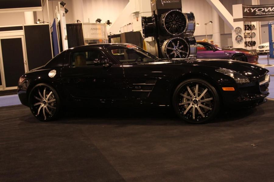  Mercedes-Benz SLS AMG with Savini Wheels 2010 года  (фото 4 из 7)